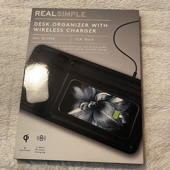 ❤️NEW!!!❤️ Real Simple Desk Organizer With Wireless Charger. - Picture 6 of 7